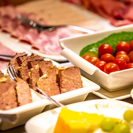 Pantheon Palace By Wp 4*