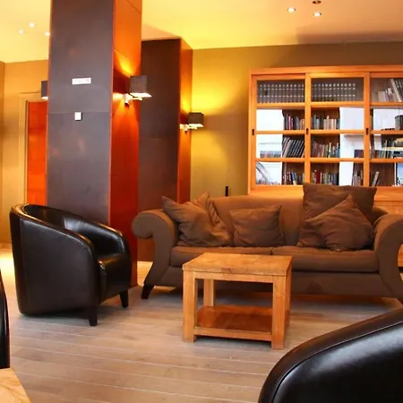 Pantheon Palace By Wp